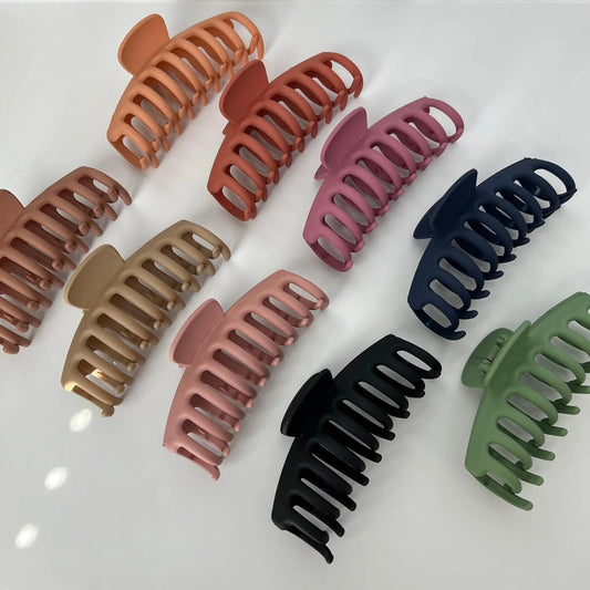 Freebies Roller Hair Claw Clips for Women & Girls, Korean Style Curved Hair Clutcher, Non Slip Strong Hold Jaw Clips, Matte Finish Hair Accessories for Thick & Thin Hair