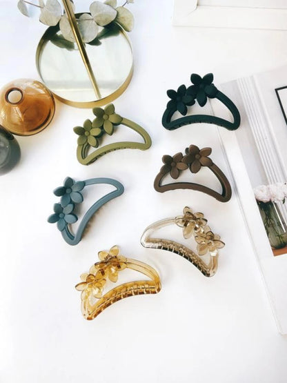 Freebies Floral Hair Claw Clip for Women & Girls, Korean Style Flower Hair Clutcher, Matte Hair Clutcher, Strong Hold Non Slip Jaw Clip, Stylish Hair Accessories for Bun & Daily Wear