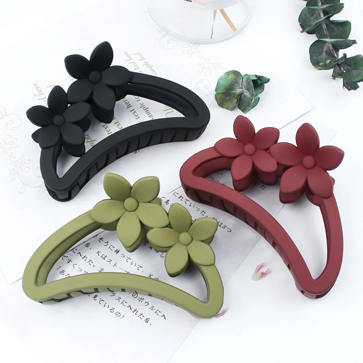 Freebies Floral Hair Claw Clip for Women & Girls, Korean Style Flower Hair Clutcher, Matte Hair Clutcher, Strong Hold Non Slip Jaw Clip, Stylish Hair Accessories for Bun & Daily Wear